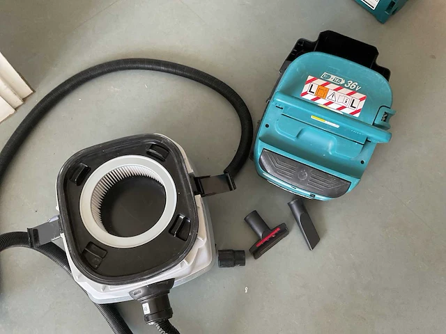 Makita dvc 867 bouwstofzuiger - afbeelding 2 van  3