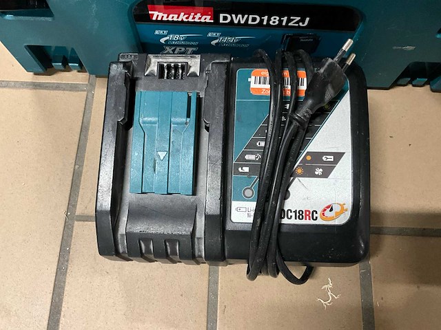 Makita dwd181 accu muurscanner - afbeelding 6 van  8
