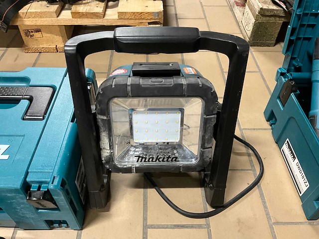 Makita dwd181 accu muurscanner - afbeelding 7 van  9