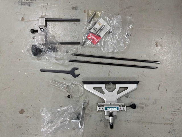 Makita freesmachine (2x) - afbeelding 7 van  15