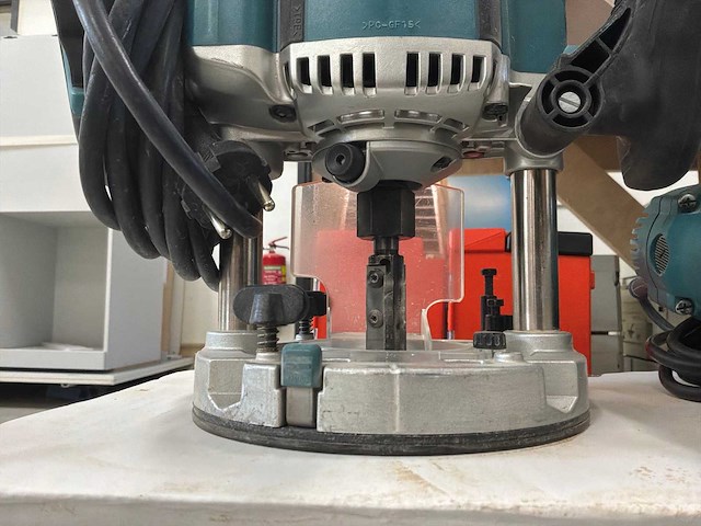 Makita freesmachine (2x) - afbeelding 13 van  15