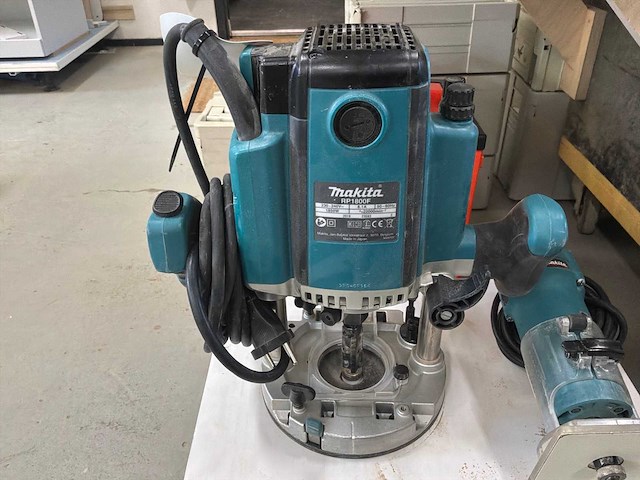 Makita freesmachine (2x) - afbeelding 2 van  2