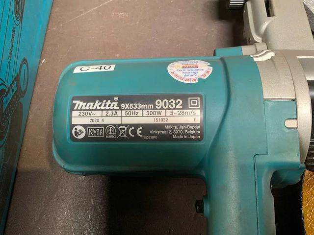 Makita ga 9012c haakse slijpmachine en bandschuurmachine - afbeelding 3 van  5