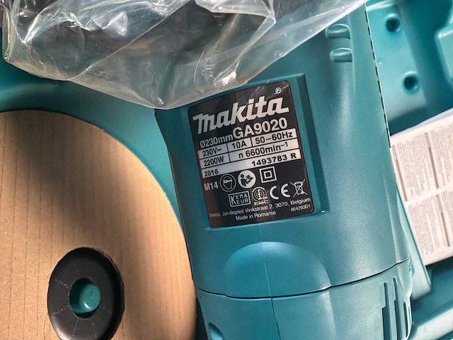 Makita ga9020 haakse slijpmachine - afbeelding 3 van  5