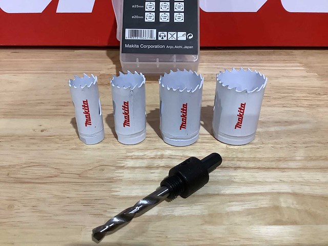 Makita gatenzaagset - afbeelding 1 van  4