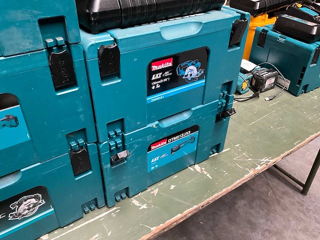 Makita gereedschapskoffer (6x) en 2x makita dc18rd acculader - afbeelding 3 van  8