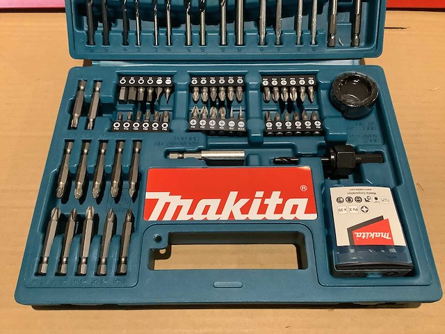 Makita gevulde gereedschapskoffer - afbeelding 2 van  3