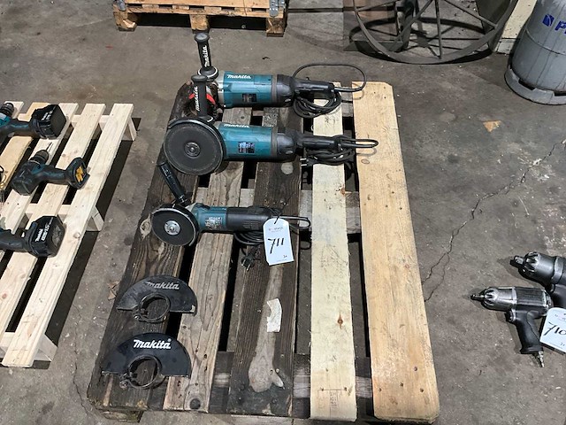 Makita haakse slijpmachine (3x) - afbeelding 1 van  5