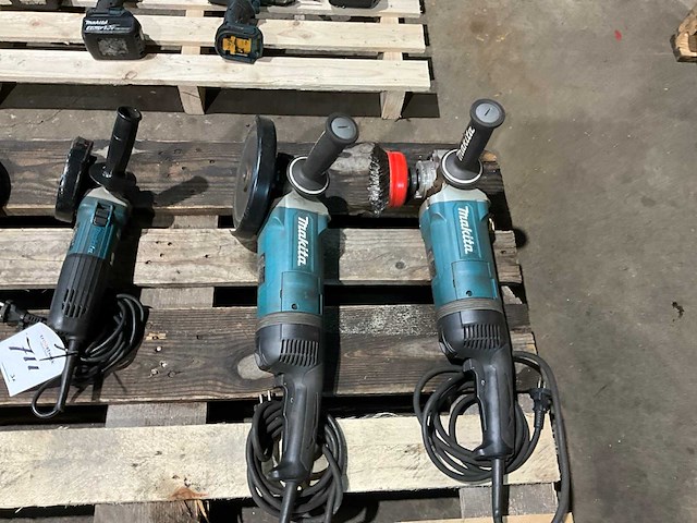 Makita haakse slijpmachine (3x) - afbeelding 3 van  5