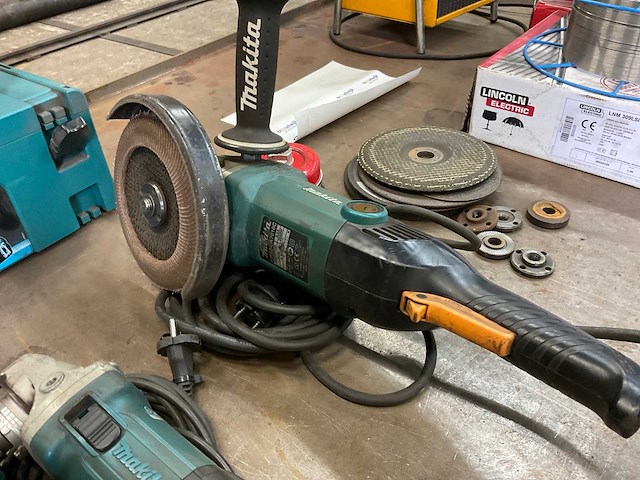 Makita haakse slijpmachine (3x) - afbeelding 9 van  10