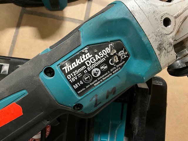 Makita haakse slijpmachine en luchtpomp - afbeelding 6 van  6