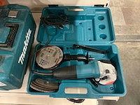 Makita haakse slijpmachine met koffer en slijpschijven