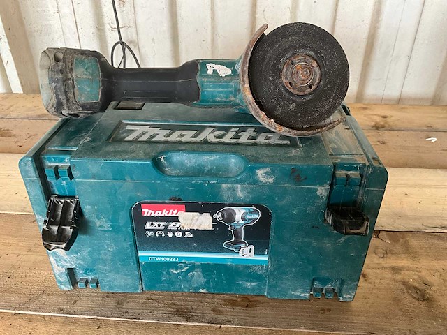 Makita haakse slijpmachine - afbeelding 1 van  4
