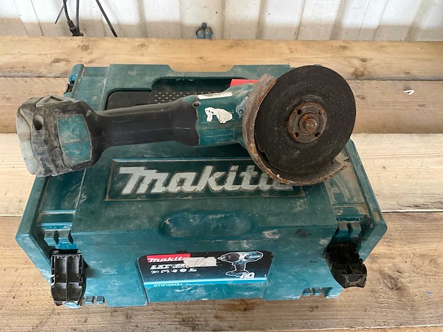 Makita haakse slijpmachine - afbeelding 2 van  4
