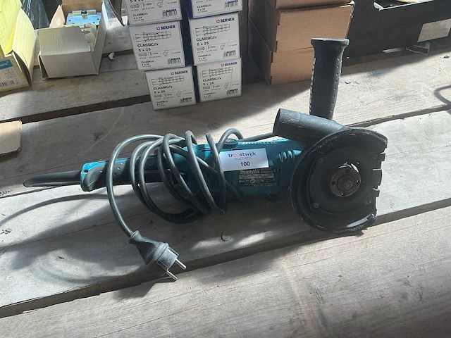 Makita haakse slijpmachine - afbeelding 1 van  2