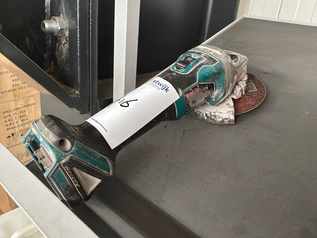Makita haakse slijpmachine - afbeelding 1 van  2