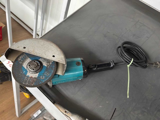 Makita haakse slijpmachine - afbeelding 1 van  1