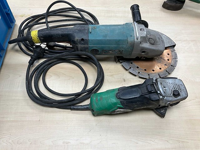 Makita hitachi slijptol (2x) - afbeelding 1 van  4
