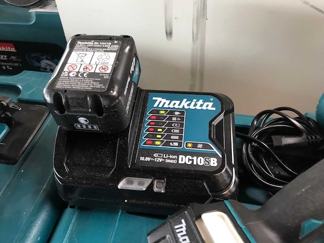 Makita hs301dsmj handcirkelzaagmachine - afbeelding 4 van  4