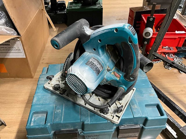 Makita invalcirkelzaagmachine met opvouwbare zaagbok - afbeelding 3 van  7