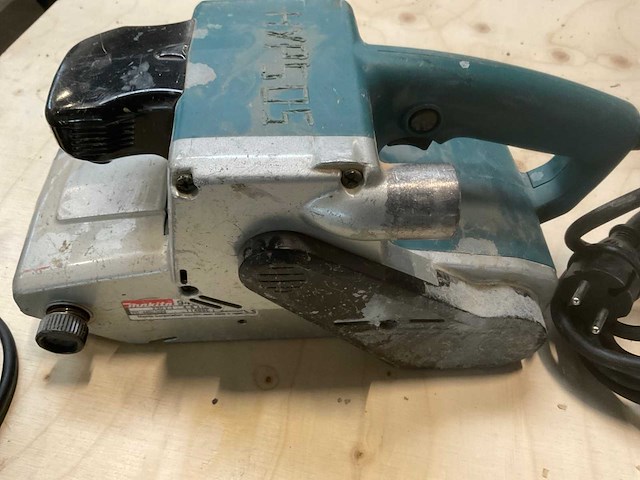 Makita kantenfrees en bandschuurmachine (2x) - afbeelding 4 van  6
