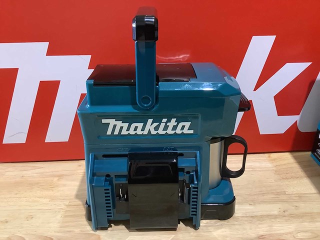 Makita koffiemachine op accu - afbeelding 9 van  12