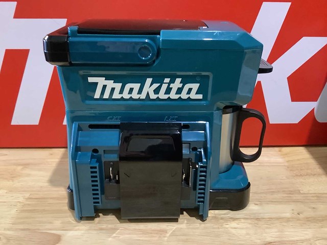 Makita koffiemachine op accu - afbeelding 14 van  15