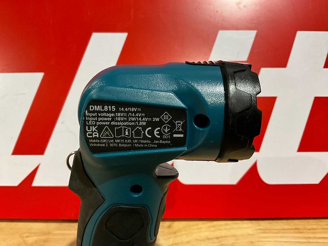 Makita led zaklamp op accu - afbeelding 4 van  4