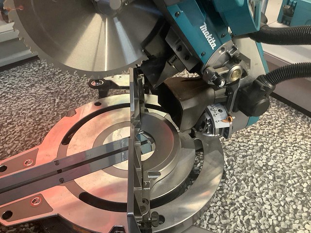 Makita ls003g afkortcirkelzaagmachine - afbeelding 4 van  6