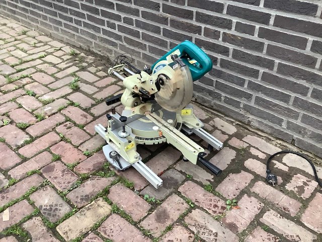Makita ls0714fl afkortcirkelzaagmachine - afbeelding 1 van  5