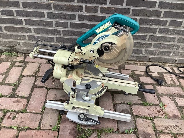 Makita ls0714fl afkortcirkelzaagmachine - afbeelding 2 van  5