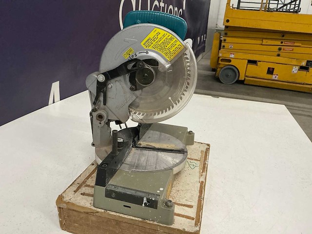 Makita ls0810 afkortcirkelzaagmachine - afbeelding 3 van  5