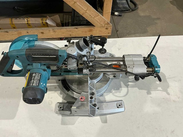 Makita ls0815fl afkortcirkelzaagmachine - afbeelding 2 van  3
