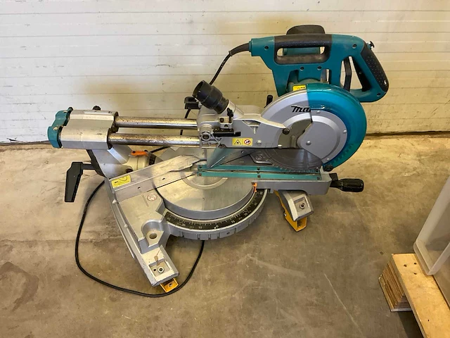 Makita ls1018l afkort- en verstekzaag - afbeelding 1 van  7