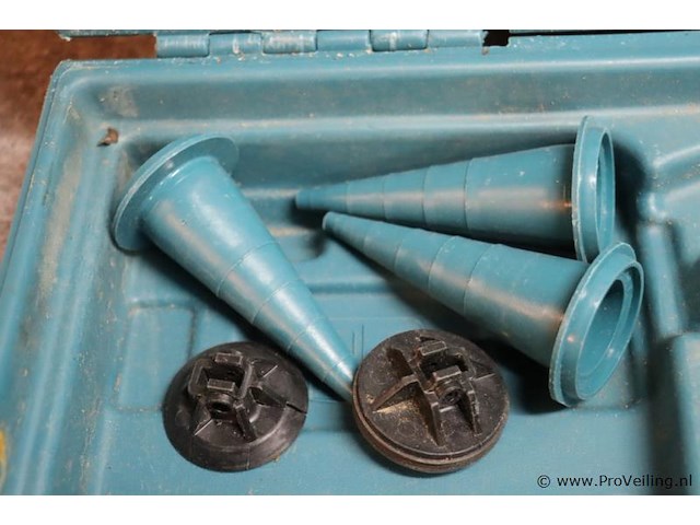 Makita lxt accu kitspuit dcg180, 18v incl. opbergkoffer - afbeelding 3 van  8