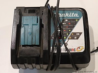 Makita lxt acculader dc18rc - afbeelding 1 van  3