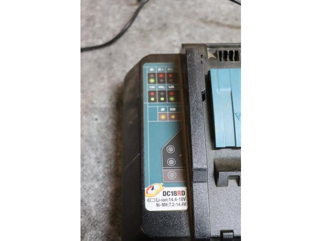 Makita lxt dubbele snellader dc18rd - afbeelding 2 van  3