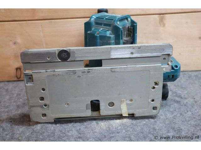 Makita lxt invalzaag dsp600, 18v incl. opbergkoffer - afbeelding 4 van  8