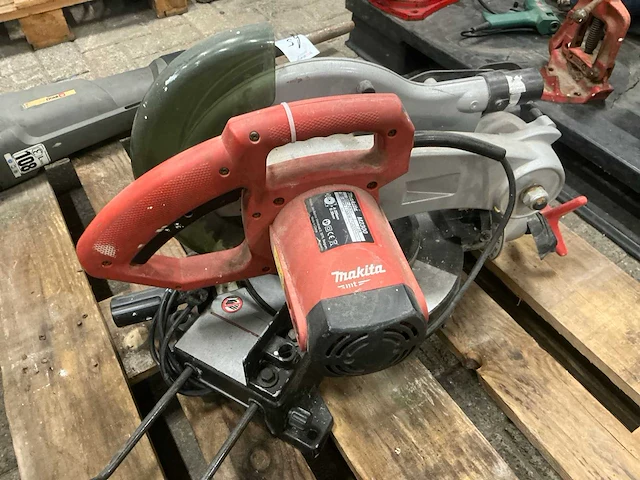 Makita m2300 afkortcirkelzaagmachine - afbeelding 4 van  4