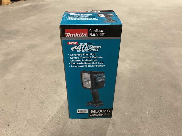 Makita ml007g 40v max. accu-schijnwerper body - afbeelding 3 van  3