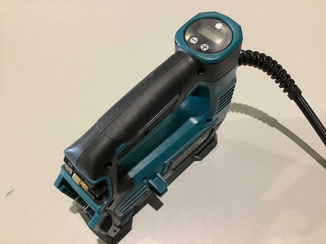 Makita mp100dz compressor op accu - afbeelding 3 van  6