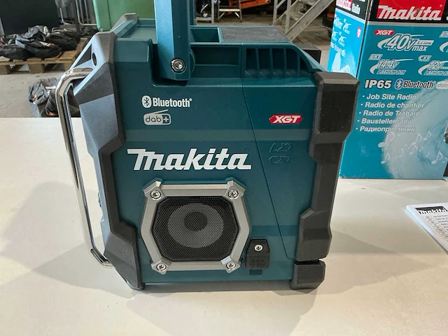 Makita mr004gz dab+ bouwradio op accu - afbeelding 4 van  5