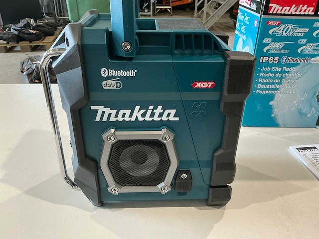 Makita mr004gz dab+ bouwradio op accu - afbeelding 4 van  5