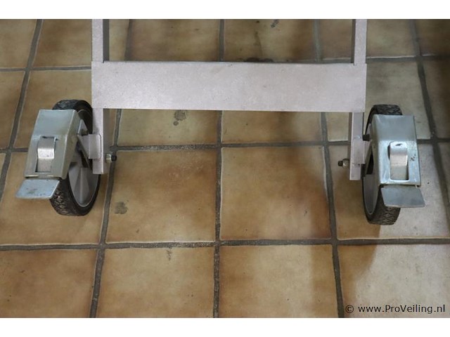 Makita onderstel voor tafelzaag - afbeelding 4 van  8