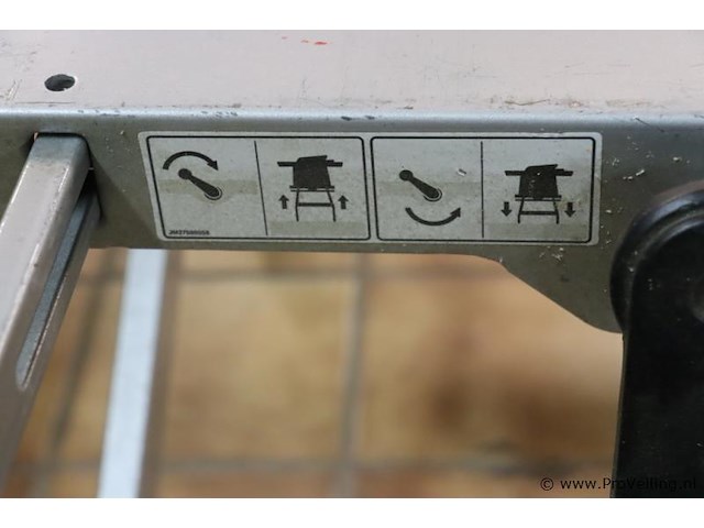 Makita onderstel voor tafelzaag - afbeelding 6 van  8