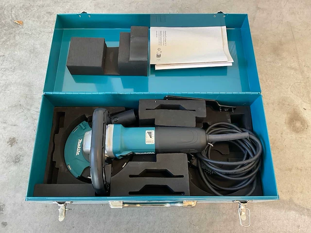 Makita pc5010c betonschaaf - afbeelding 1 van  4