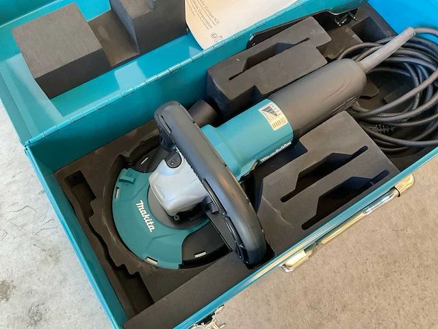Makita pc5010c betonschaaf - afbeelding 2 van  4