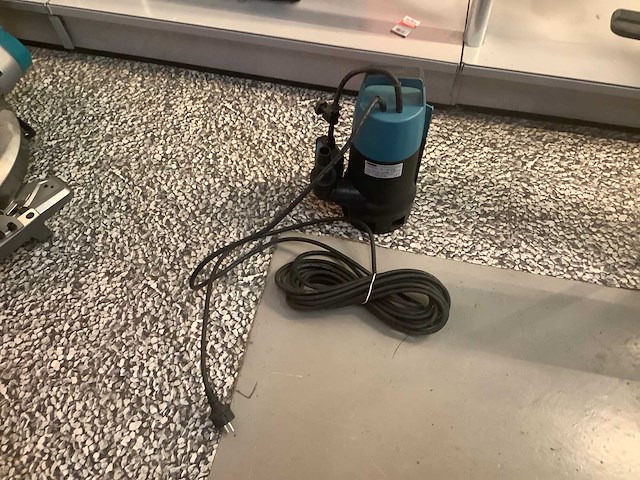Makita pf1010 waterpomp - afbeelding 1 van  1