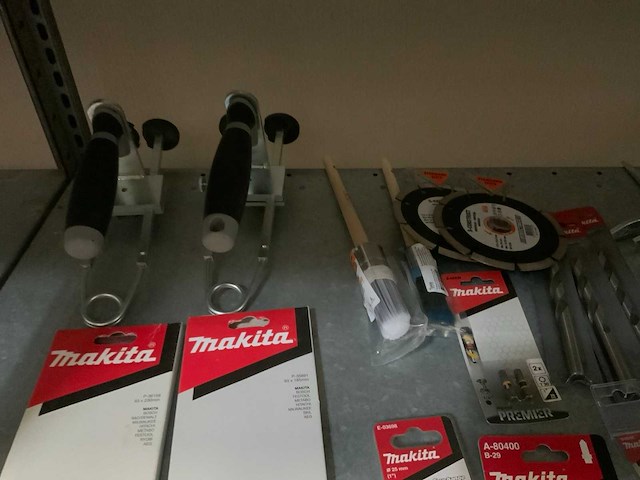 Makita, plieger diverse gereedschap en materialen - afbeelding 2 van  10