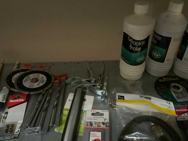 Makita, plieger diverse gereedschap en materialen - afbeelding 7 van  10